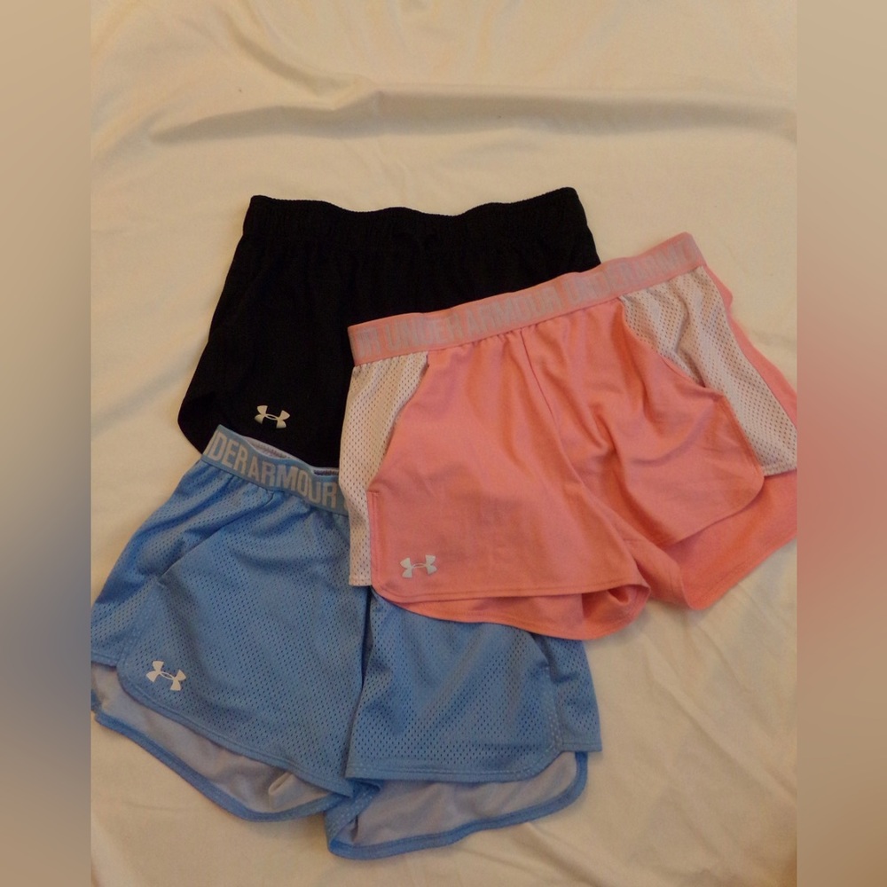 Bundle of 3 Under Armour athletic shorts size medium!